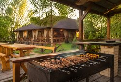 Мангальная зона и кафе рядом с Атаевкой